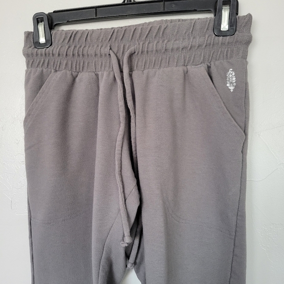 Free People Movement Women's XS Grey Sweatpants Joggers Drawstring Waist Comfy - Picture 2 of 8